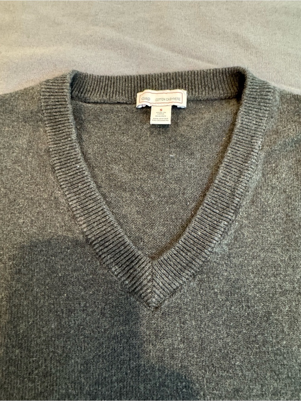 GAP Men's Olive Green V-Neck Cotton-Cashmere Sweater Size Small